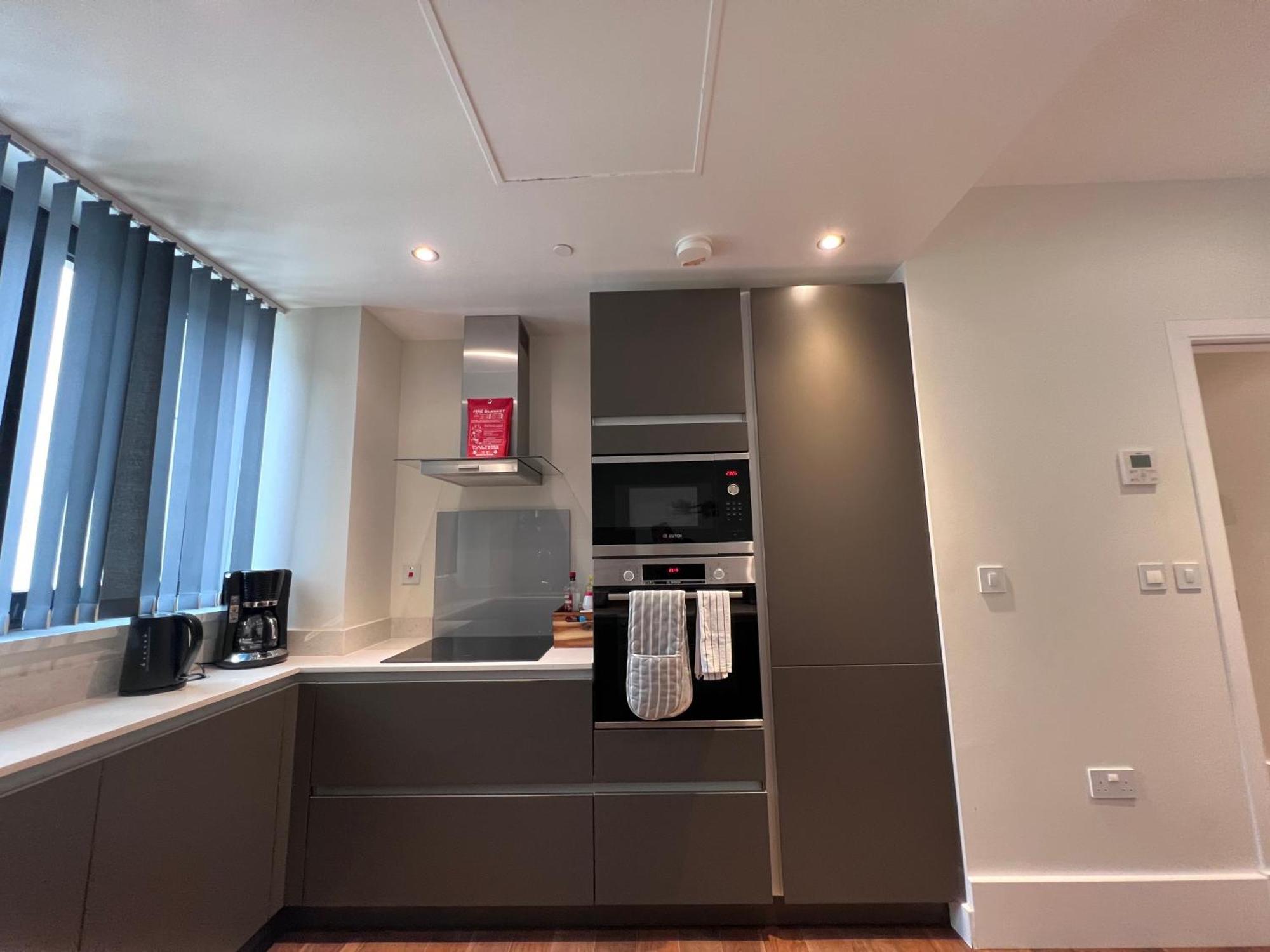 Deluxe 1-Bed Apartment In The City Centre غيبرالتار المظهر الخارجي الصورة