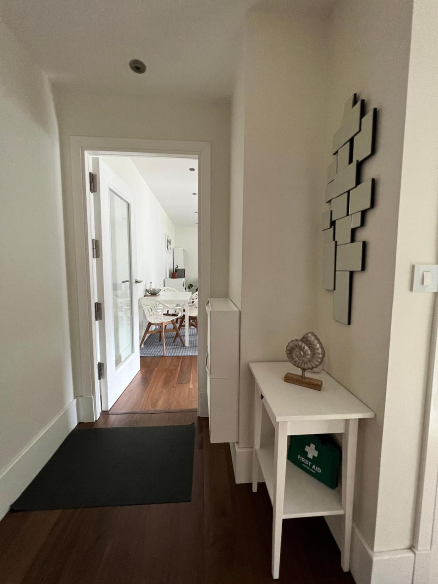 Deluxe 1-Bed Apartment In The City Centre غيبرالتار المظهر الخارجي الصورة